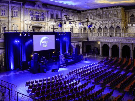 De zaal vlak voor de start van De Nacht van de KMO