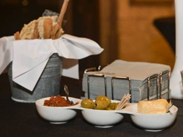 Hapjes en aperitief tijdens de avond